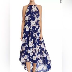 So Flattering! Stunning Maxi 💃🏻